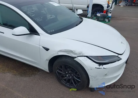 2024 Tesla Model 3 из США, поврежденный, VIN 5YJ3E1EA6RF743914